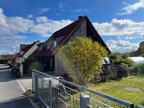 Außenansicht Straßenseite - Einfamilienhaus mit 193,00 m&sup2; in Birgland zum Kaufen