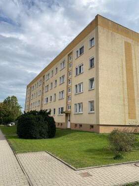 Block.jpg - 3 Zimmer Etagenwohnung zum Kaufen in Kretzschau