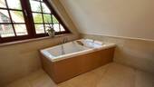 ... mit Badewanne - 