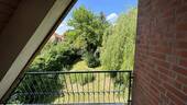 ... mit Blick vom Balkon - 