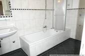 modernes Badezimmer - 