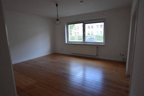 Zimmer II - 4 Zimmer Etagenwohnung in Schwerin