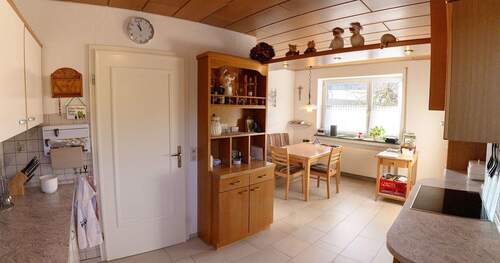 Erdgeschoss Küche mit Essbereich - 