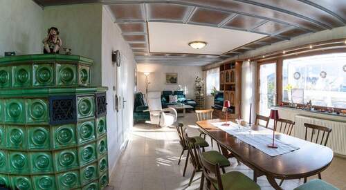 Erdgeschoss, Essbereich mit Blick zum Wohnbereich - 