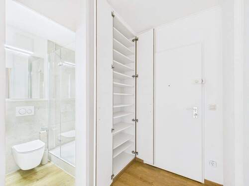 Eingangsbereich und Gäste Bad - 