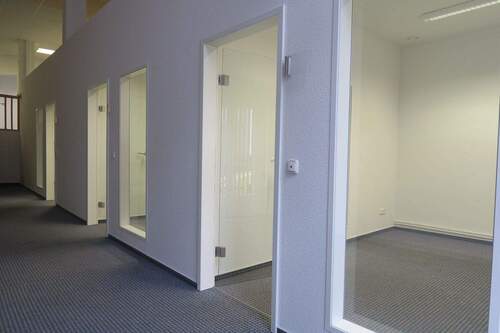 1070-Blick in die Beratungszimmer - 