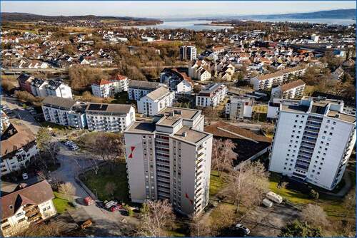 Ansicht Hausanlage mit Bodenseesicht - 3 Zimmer Etagenwohnung in Radolfzell am Bodensee