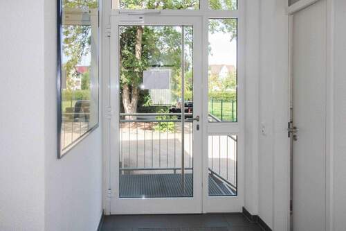 Eingangsbereich_Praxis - 1 Zimmer Mehrfamilienhaus, Wohnhaus zum Kaufen in Solingen