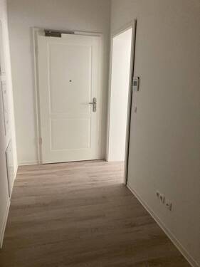 Flur.jpg - 2 Zimmer Etagenwohnung in Chemnitz