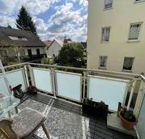 Geschmackvolle, gepflegte 3-Zimmer-Wohnung mit Balkon und Einbauküche in Augsburg