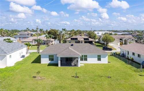 Bild 2 - 4 Zimmer Einfamilienhaus zum Kaufen in Cape Coral