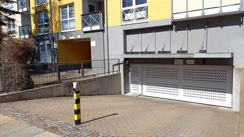 Zufahrt zur Tiefgarage - 