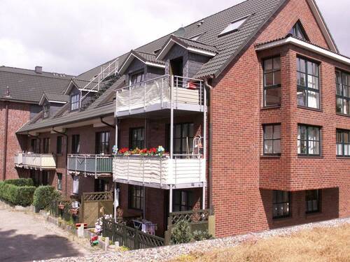 Zweigeschossig Grundstück - Mehrfamilienhaus, Wohnhaus in Henstedt-Ulzburg zum Kaufen