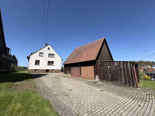 Außen - Sehr gepflegtes, älteres 2 Familienhaus mit Garagen und Schuppenanbau in Randlage Kreßberg