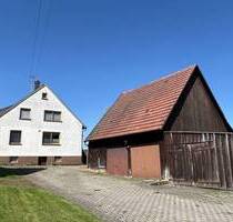 Sehr gepflegtes, älteres 2 Familienhaus mit Garagen und Schuppenanbau in Randlage Kreßberg