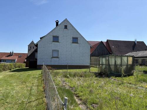 Außen - 8 Zimmer Einfamilienhaus zum Kaufen in Kreßberg