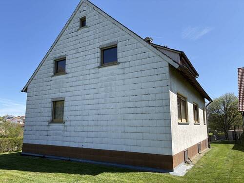 Außen - 8 Zimmer Einfamilienhaus in Kreßberg