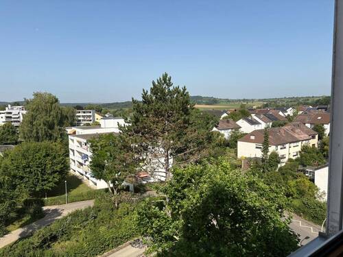 Aussicht - .::zum sofortigen Bezug - großzügige und bequeme 4,5 Zimmer-Wohnung::.