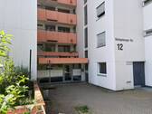 Hauseingang - 4 Zimmer Etagenwohnung zum Kaufen in Waldenbuch