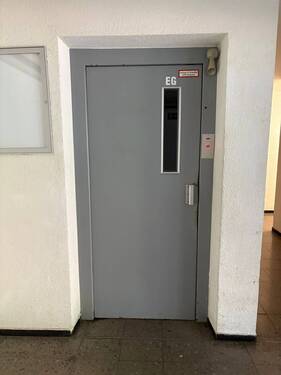 Aufzug - 4 Zimmer Etagenwohnung in Waldenbuch