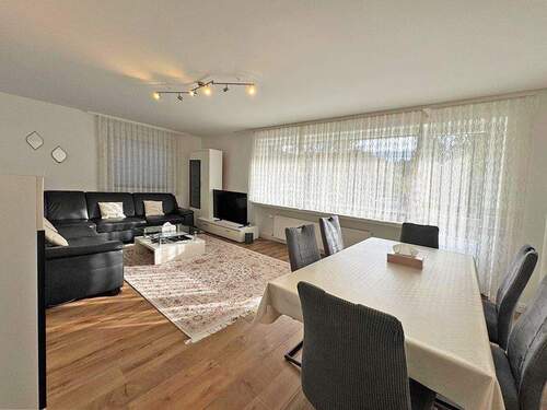 Wohnzimmer - 3 Zimmer Etagenwohnung in Bremen