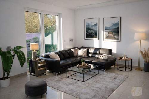 Wohnzimmer - 7 Zimmer Mehrfamilienhaus, Wohnhaus in Solingen / Auf der Höhe