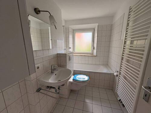 Tageslichtbad mit Wanne - 