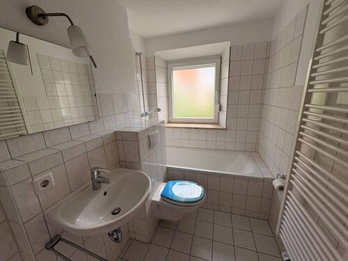 Tageslichtbad mit Wanne - 