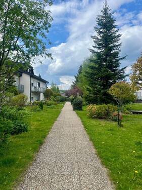 Innenhof-Weg - 2 Zimmer, Hallenbad & Sauna - Schönwald im Schwarzwald