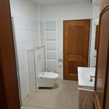 Dusch-WC/ Dusche EG - 