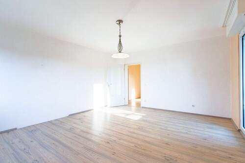 Wohnzimmer III - Etagenwohnung mit 65,00 m&sup2; in Gelsenkirchen zur Miete