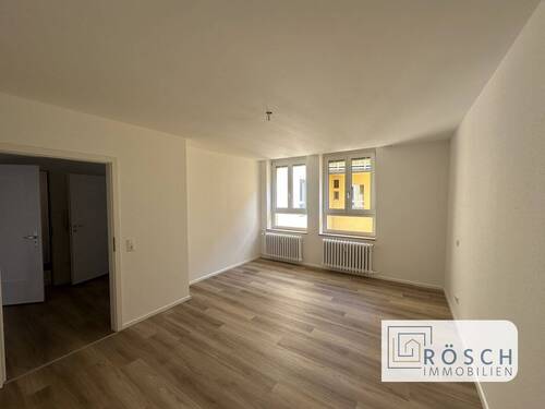 Schlafzimmer mit Blick in den Innenhof - 3 Zimmer Etagenwohnung zur Miete in Lörrach
