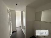 Badezimmer mit Dusche und WC - 3 Zimmer Etagenwohnung in Lörrach