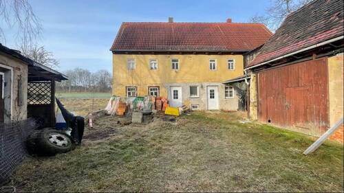 Hofansicht - Großes Baugrundstück in Klipphausen