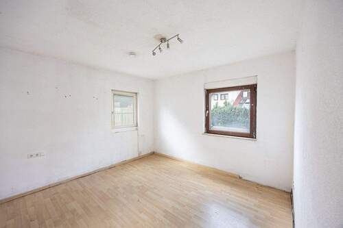 Schlafzimmer EG - 6 Zimmer Mehrfamilienhaus, Wohnhaus in Asperg