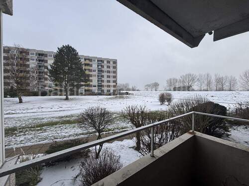 Aussicht Balkon - Direkt hinterm Deich! Freie Eigentumswohnung