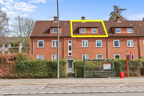 Straßenansicht - 2 Zimmer Etagenwohnung zum Kaufen in Hamburg / Farmsen