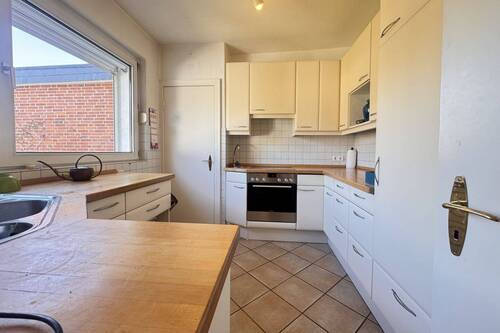 Küche mit Zugang zum Keller - 3 Zimmer Bungalow zum Kaufen in Bad Schwartau