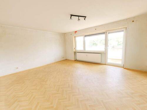 Wohnzimmer Foto I - 3 Zimmer Etagenwohnung zum Kaufen in Würzburg