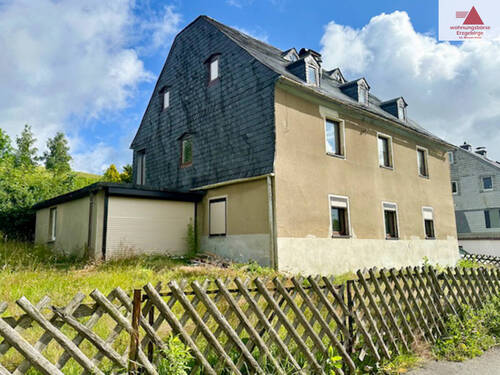 Ansicht seitlich mit Garage - 8 Zimmer Einfamilienhaus zum Kaufen in Gelenau/Erzgebirge