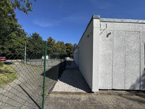 Seitenansicht - 6 Zimmer Mehrfamilienhaus, Wohnhaus zum Kaufen in Markneukirchen