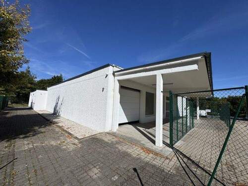 Seitenansicht - 6 Zimmer Mehrfamilienhaus, Wohnhaus in Markneukirchen