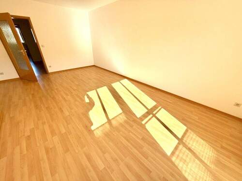 Ihr Wohnzimmer gen Diele - 