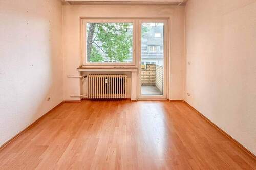 Schlafzimmer - 2 Zimmer Etagenwohnung in Köln