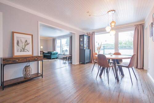 Esszimmer mit Zugang zum Wohnzimmer - 