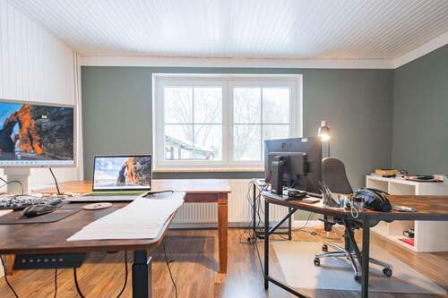 großes Zimmer im EG - 