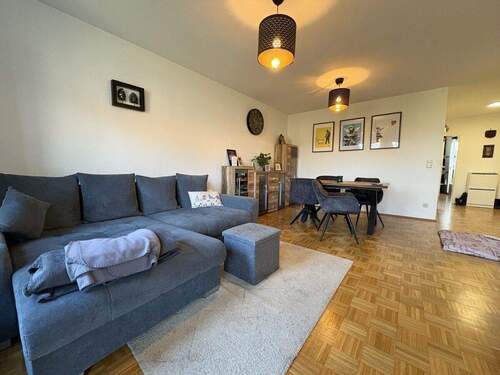 Wohnzimmer weitere Ansicht - 2 Zimmer Etagenwohnung in Meerbusch / Büderich