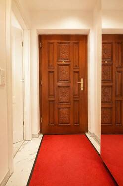Eingangstür - 4 Zimmer Doppelhaushälfte in Berlin