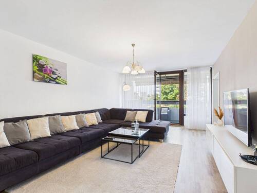 Wohnbereich Ansicht 1 - Moderne, top sanierte 4,5 Zimmer Etagenwohnung-Möbel rein, fertig!