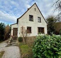 Menden: Freistehendes Wohnhaus mit dem Zauber der 1950er-Jahre in TOP Lage!